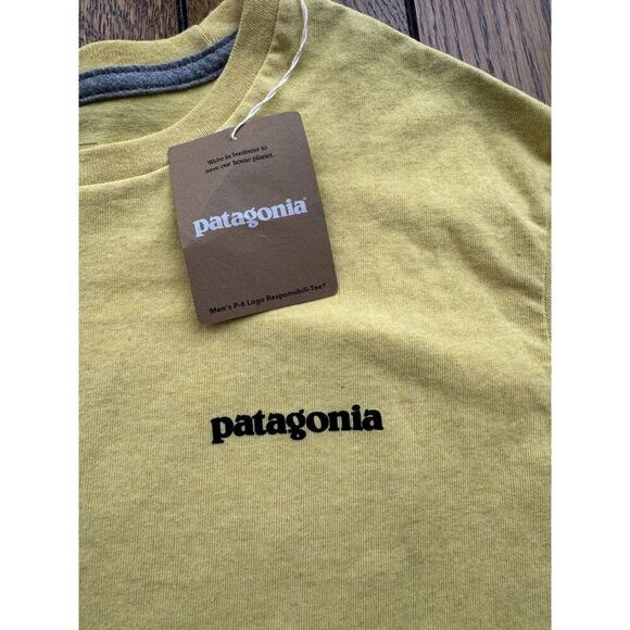 Patagonia P-6 Logo Responsibili-Tee Mens Size Small T-Shirt Milled Yellow NWT - Picture 2 of 7